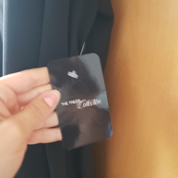 SOLD π2/$40π Black one shoulder jumpsuit - Picture 5 of 7